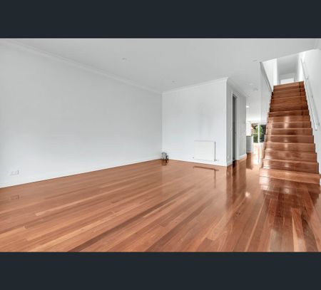 68A Woolton Avenue, Thornbury, Vic 3071 - Photo 2