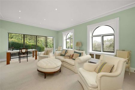 An exquisite detached period property with rural views. - Photo 4