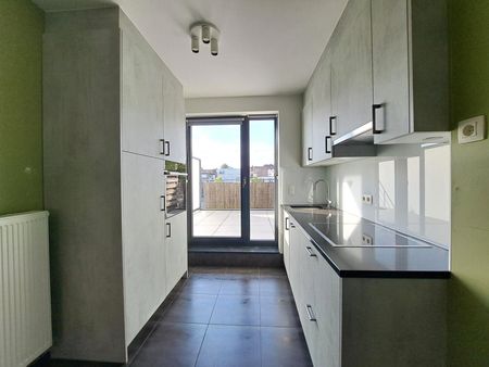 CENTRAAL GELEGEN DUPLEXAPPARTEMENT MET 1 SLAAPKAMER EN RUIM TERRAS 14M² - Foto 3