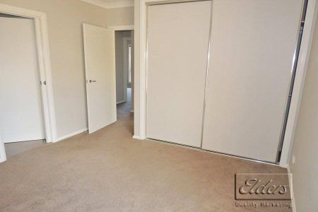 Well maintained two bedroom unit in a prime location - Photo 3