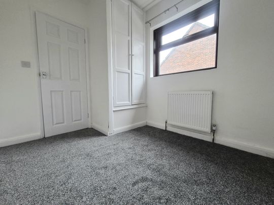 Cousin Lane, Halifax - Photo 1