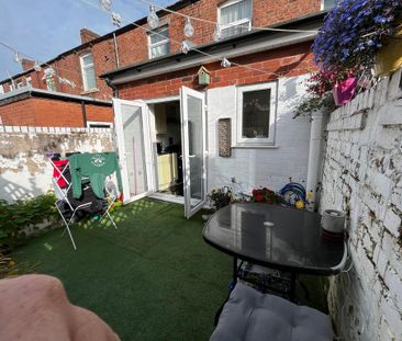 2 bedroom terraced house to rent - Photo 2