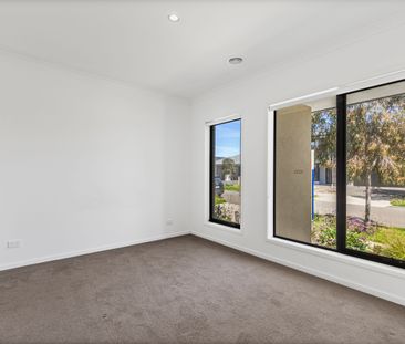 Like New & Ready to call HOME! - Photo 2