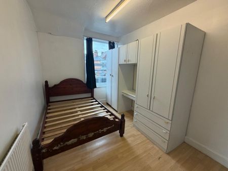 2 Bedroom Flat To Rent in Netherfield - Photo 2