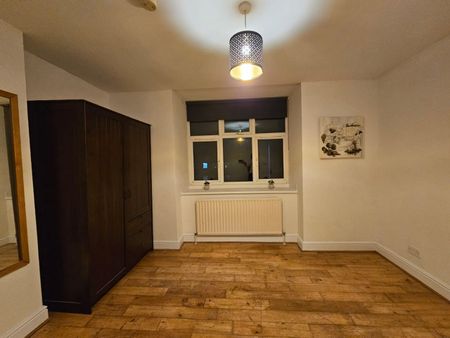 2 Bed Flat, Park Lane, CR0 - Photo 3