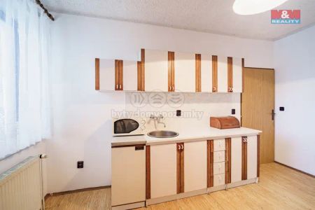 Pronájem bytu 2+1 v Aši, ul. Horova - Photo 5