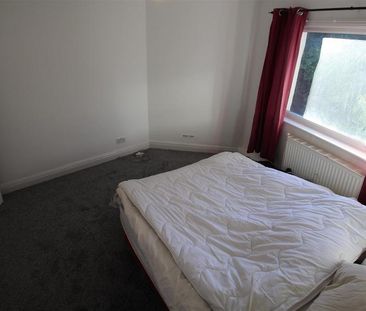 3 bedroom detached house to rent - Photo 2