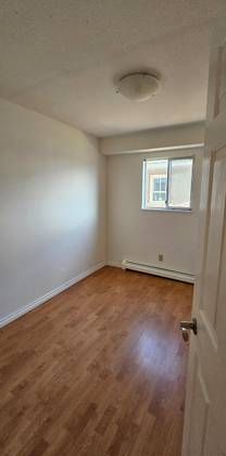 2 BR 1 LIVING ROOM 625sqft Ground floor Hasting Sunrise 1st Renfrew - Photo 1