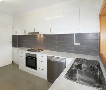 14 Herbert Street, Belmont - Photo 5