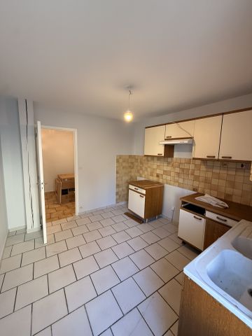 Location Maison 4 pièces 91m² CHATELLERAULT 86100 - Photo 2