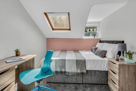 5 bedroom flat to rent - Photo 4