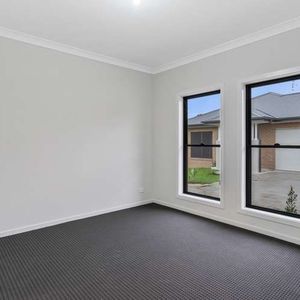 Low-maintenance villa in convenient location - Photo 2