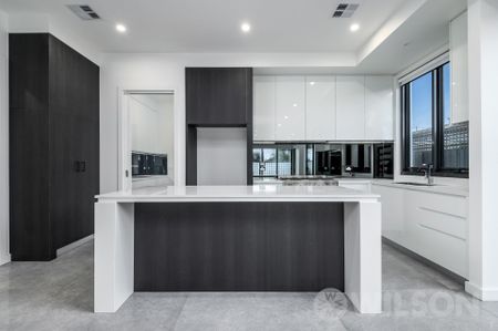 Luxury living in a boutique block - Photo 5