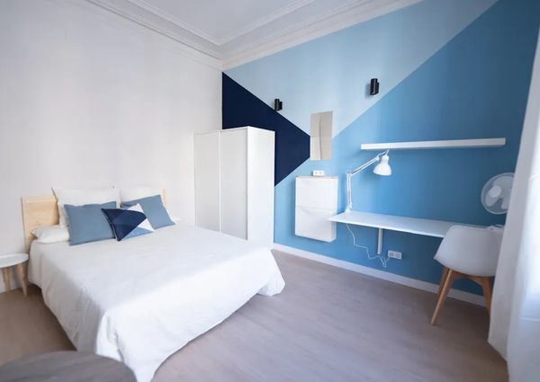 Ronda de Sant Pere, Barcelona, Catalonia 08010