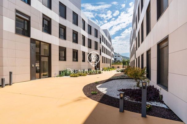 3 bedroom luxury penthouse for rent in Sitges, Catalonia - Photo 1