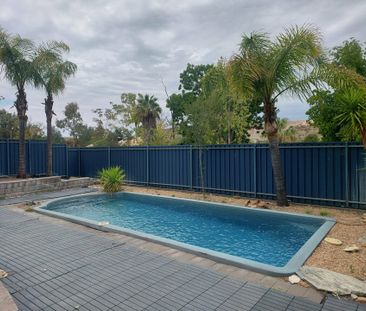 3 Bedroom 2 Bathroom House in Araluen with Unrivalled Views - Photo 3