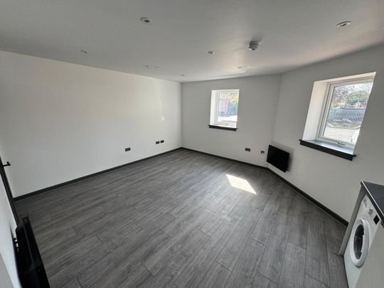 Apartment 6, Sterling House, Oaks Drive, Wolverhampton, WV3 9FA - Photo 1