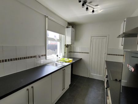 3 bedroom terraced house to rent - Photo 5