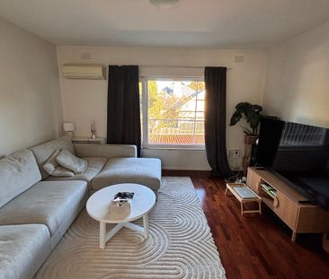 Yarraville - Photo 1