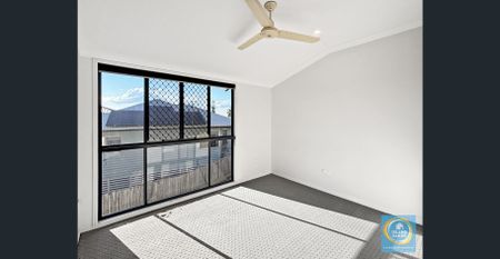 TWO STOREY HOME IN THE HEART OF GLADSTONE - Photo 5