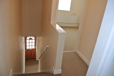 2 bedroom semi-detached house to rent - Photo 3
