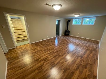 4-Bed Family Home Steps Away From Avonmore LRT Station - Photo 3
