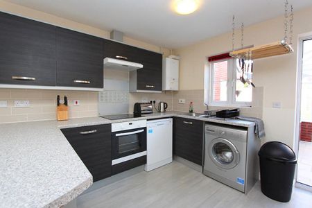 1 bedroom semi-detached house to rent - Photo 3