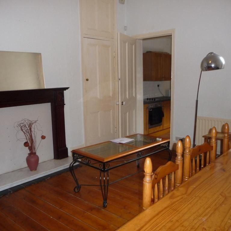 2 bedroom ground floor flat to rent - Photo 1