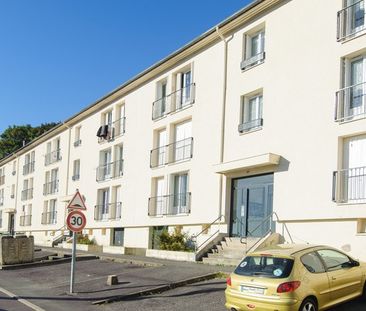 Appartement de type 3, comprenant, 1 séjour, 1 cuisine fermée, salle de bain avec baignoire, wc séparé. - Photo 6