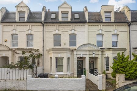 4 bedroom terraced house to rent - Photo 4