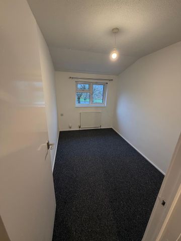 3 bedroom end of terrace house to rent - Photo 3