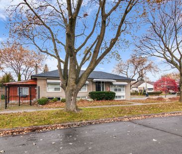 For Lease - 46 Basildon Crescent, Toronto, Ontario - Photo 2