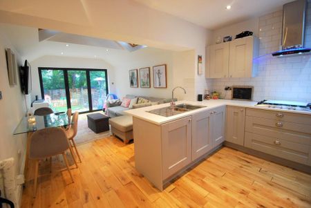 2 bedroom terraced house to rent - Photo 2