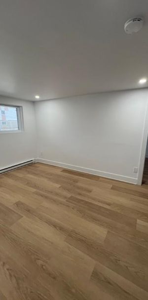 4 1/2 rénové à Laval - Photo 1