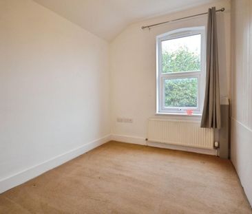 3 bedroom House To Let - Photo 4