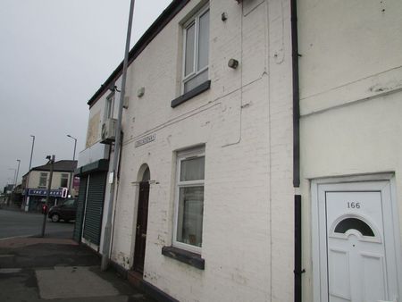 Longcauseway, Farnworth, Bolton - Photo 5