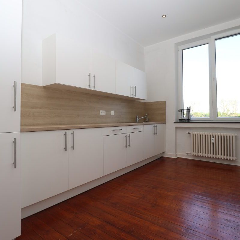 Helle große Altbauwohnung mit viel Charme – komplett renoviert – 1 SZ – Zentrum - Photo 1