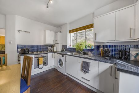 Broomwood Road, Battersea, London, SW11 - Photo 4