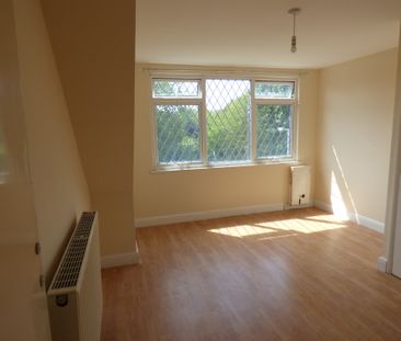 3 bedroom Semi Detached Bungalow for rent - Photo 6