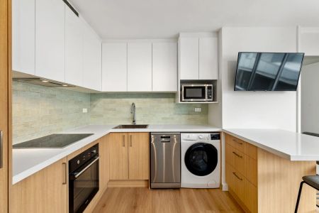 Beautiful Executive Apartment - Photo 4