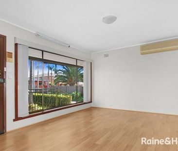 Family Home in Quiet Street - Photo 5