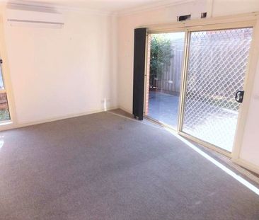 Prime Location! - Photo 1