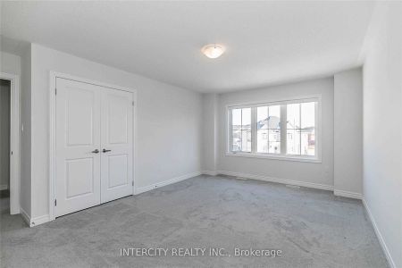 For Lease - 1809 Emberton Way, Innisfil, Ontario - Photo 3