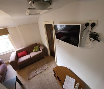 4 bedroom house, 2 en-suites - Photo 1