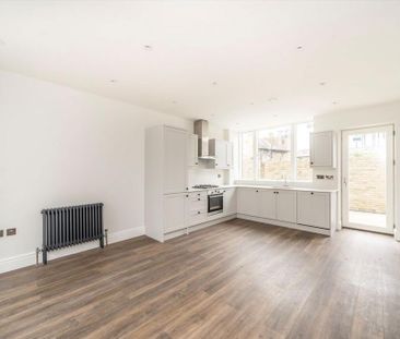 3 bedroom end of terrace house to rent - Photo 1