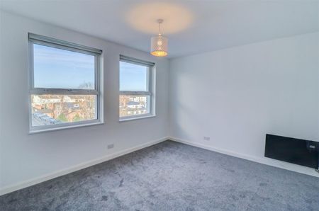 2 BED Flat To rent - Photo 3