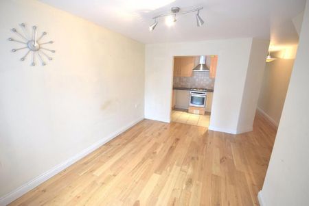 1 bedroom ground floor flat to rent - Photo 2
