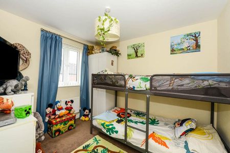 3 bedroom semi-detached house to rent - Photo 2