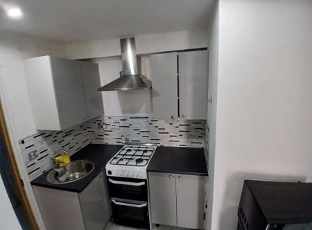 Studio to rent - Photo 4