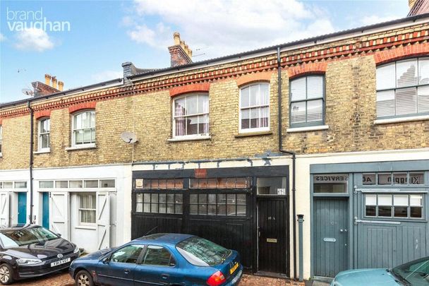 4 bedroom terraced house to rent - Photo 1